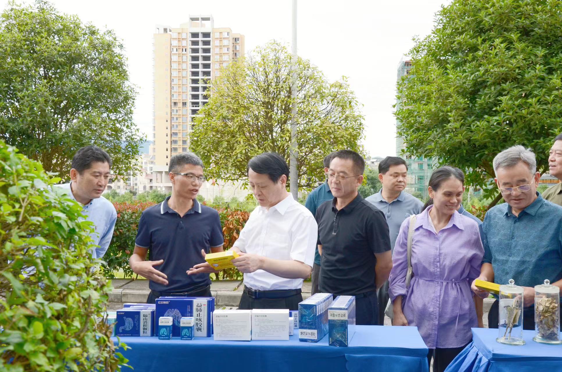 重庆市人大常委会一行莅临红云制药（贵州）有限公司调研
