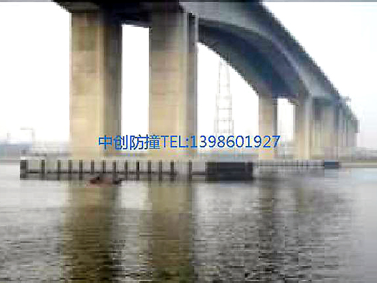广东南部快速路珠江大桥防撞设施方案实景图