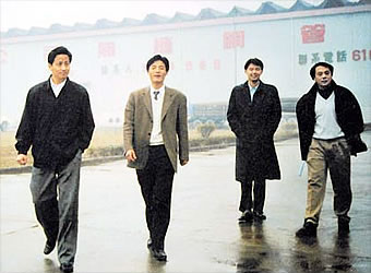 Март 2000 года - Директор Цзян Чжэньин из отдела материалов и оборудования компании Sinopec приехал в нашу компанию для изучения дела.