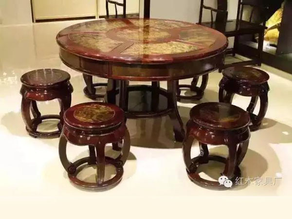  红木餐桌