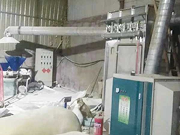 Photo-oxygen dust removal equipment