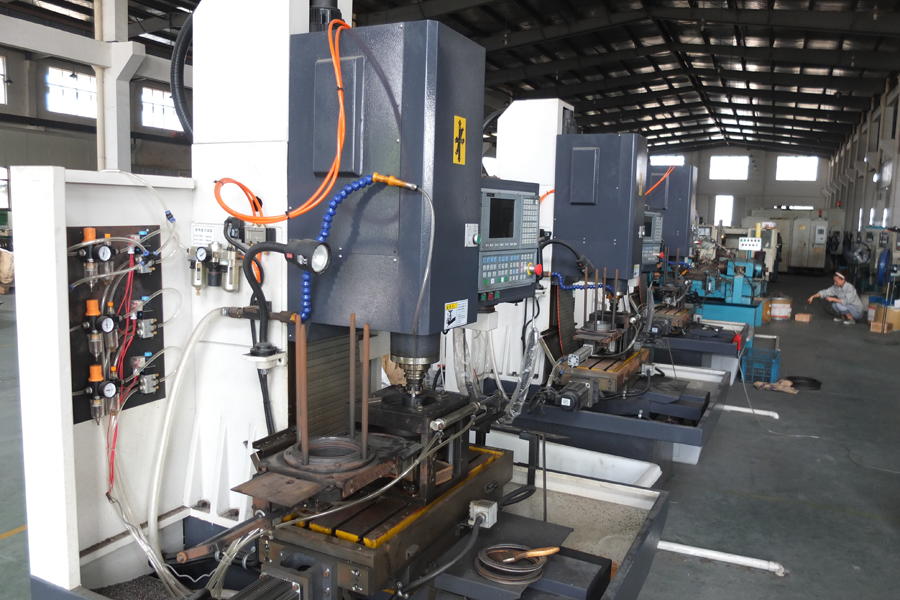 Self-developed metal ring milling groove automation equipment
