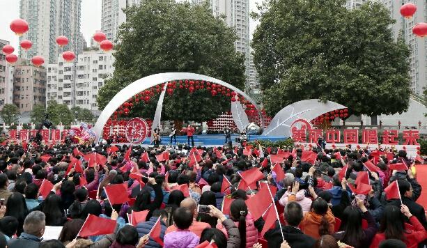 美丽中国唱起来，繁荣深圳创起来——奔凯董事长刘鸣宇代表60后企业家领唱