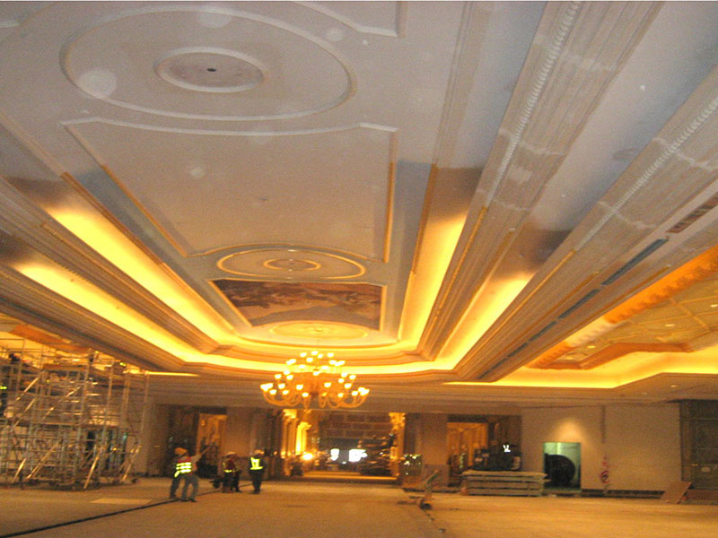 Gambling hall ceiling construction