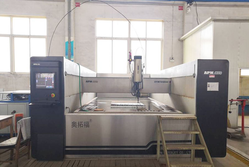 CNC ultra-high pressure water cutting machine