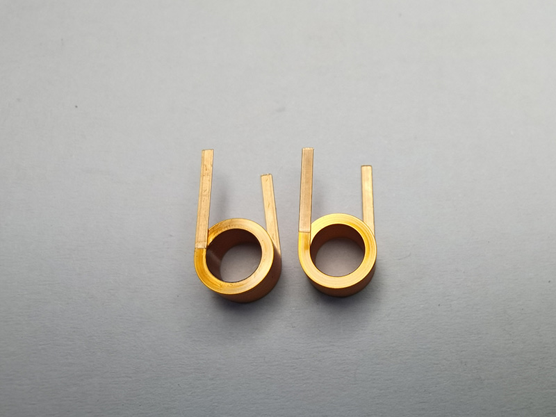 One-piece flat coil