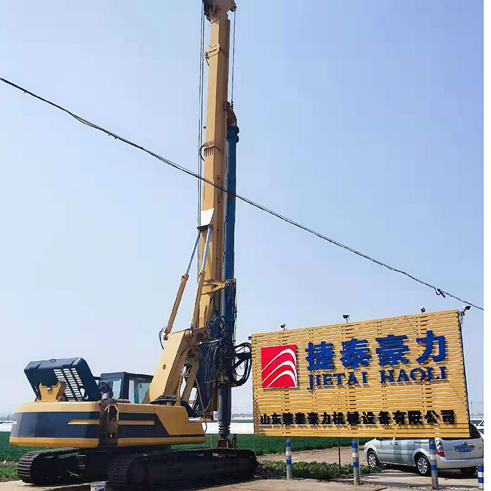 used CRRC tr280d piling rig at site