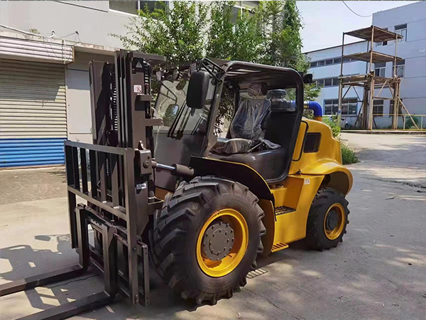 4T ultra low Rough Terrain Forklift 