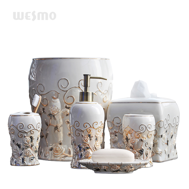 Hot Sale Elegant Sanitary Ware Bathroom Accessories Embossed Porcelain Bathroom Set