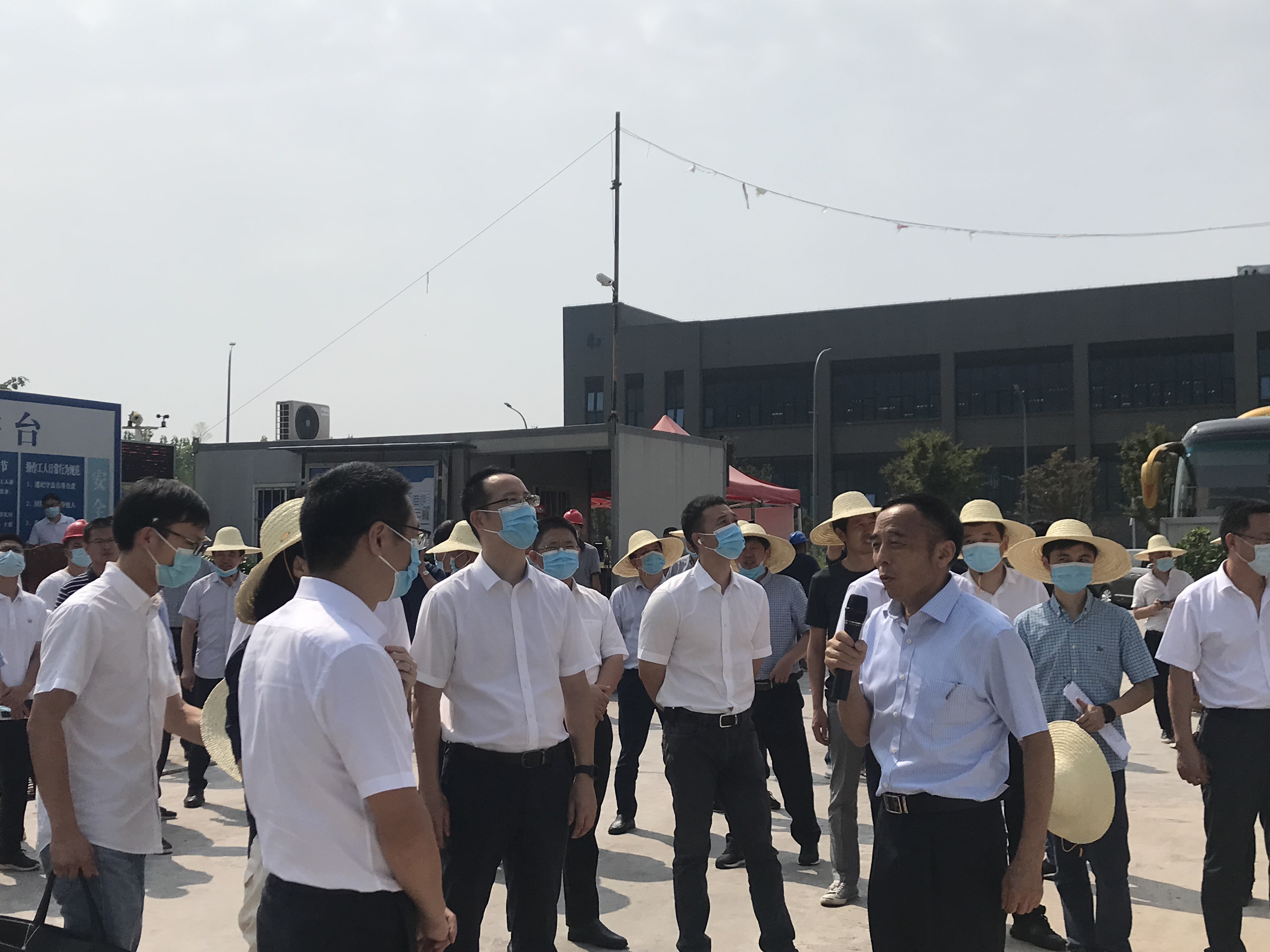 市领导视察苏溪新工厂项目进展
