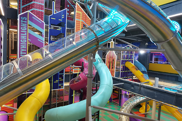 Indoor playground suppliers what equipment to attract small children