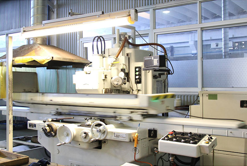 CNC grinding machine imported from Germany