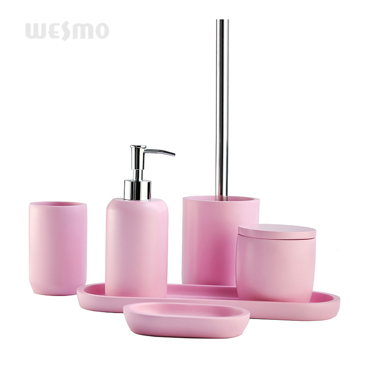 Factory made pink polyresin bathroom accessories set decoration with tray