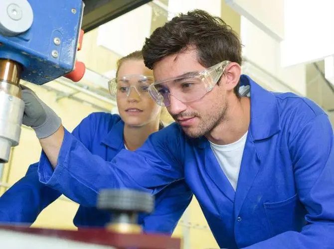 Types of safety glasses in labor protection supplies