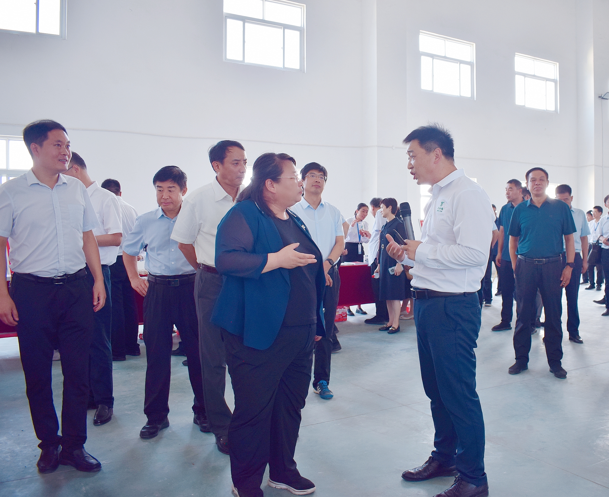 2023年8月6日汤阴县四个班子领导一行莅临河南金百合生物视察指导
