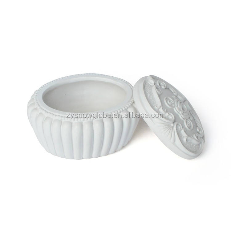 Resin crafts Beautiful white resin jewelry box