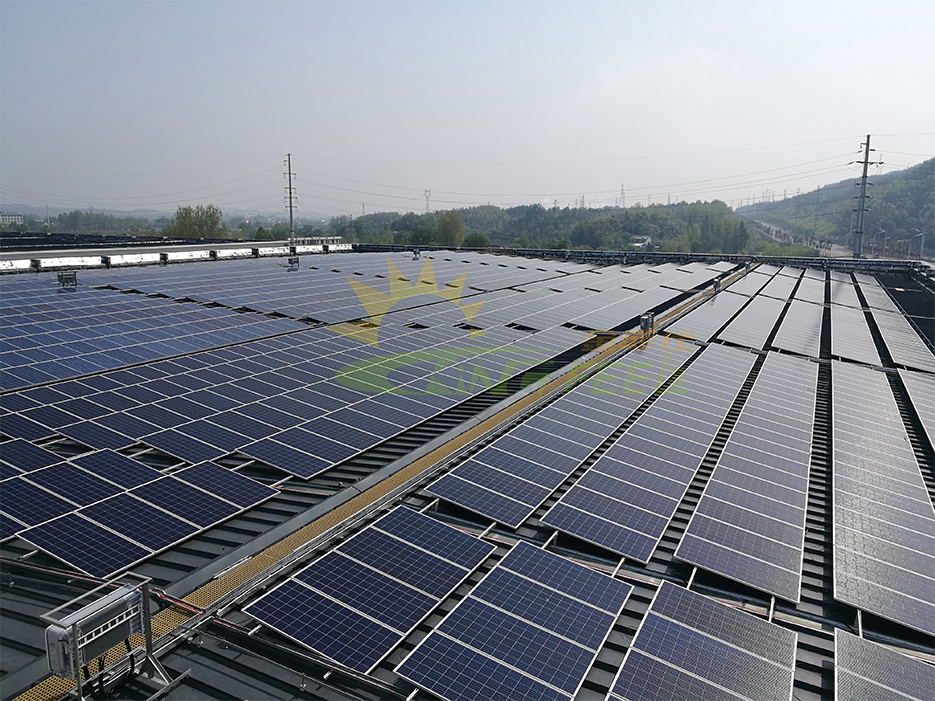 屋根用ソーラーパネル用架台 中国 15MW