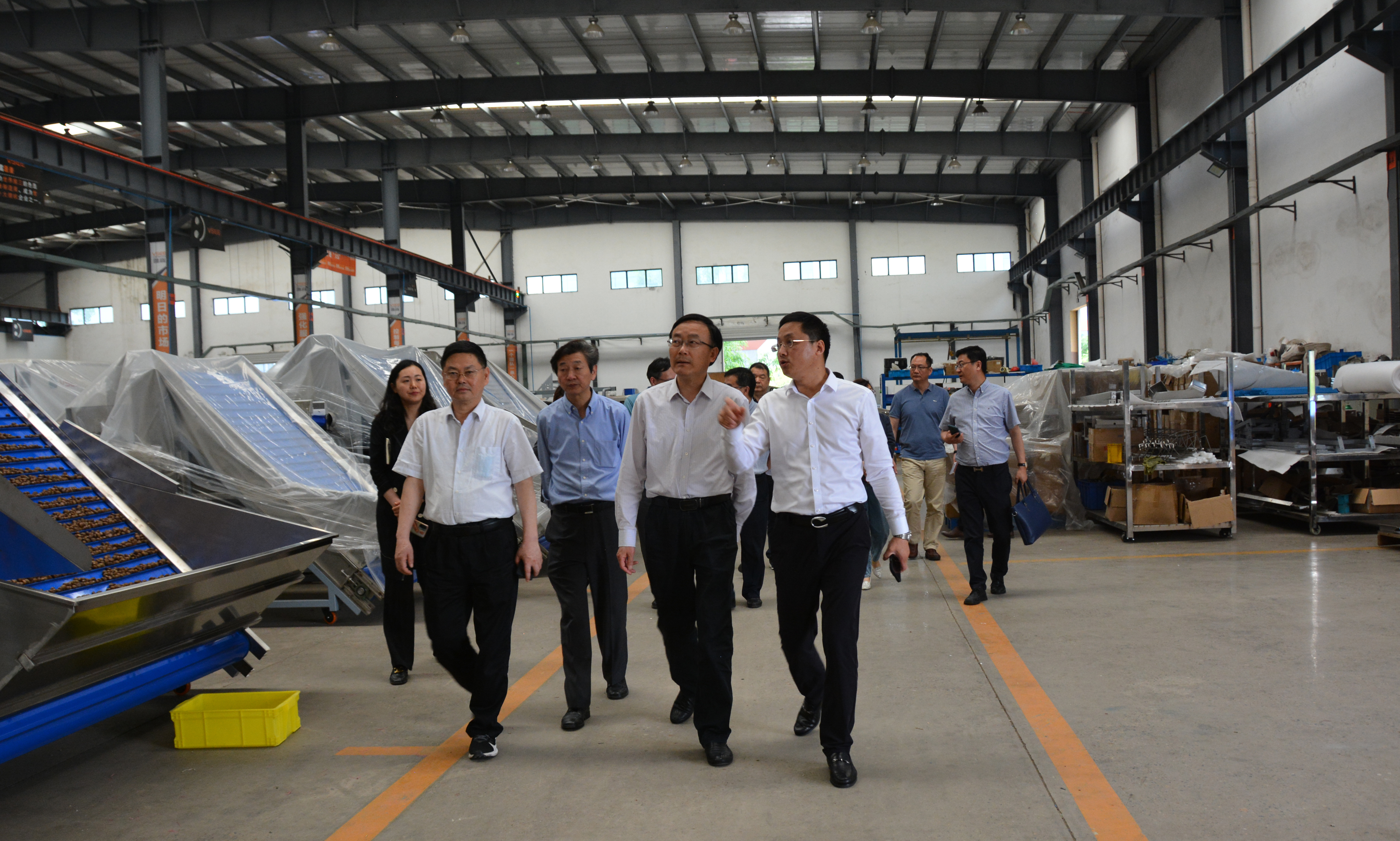 Wang Minsheng, member of the party group and vice chairman of the Hefei CPPCC, led the research team to visit VSEE for investigation and research