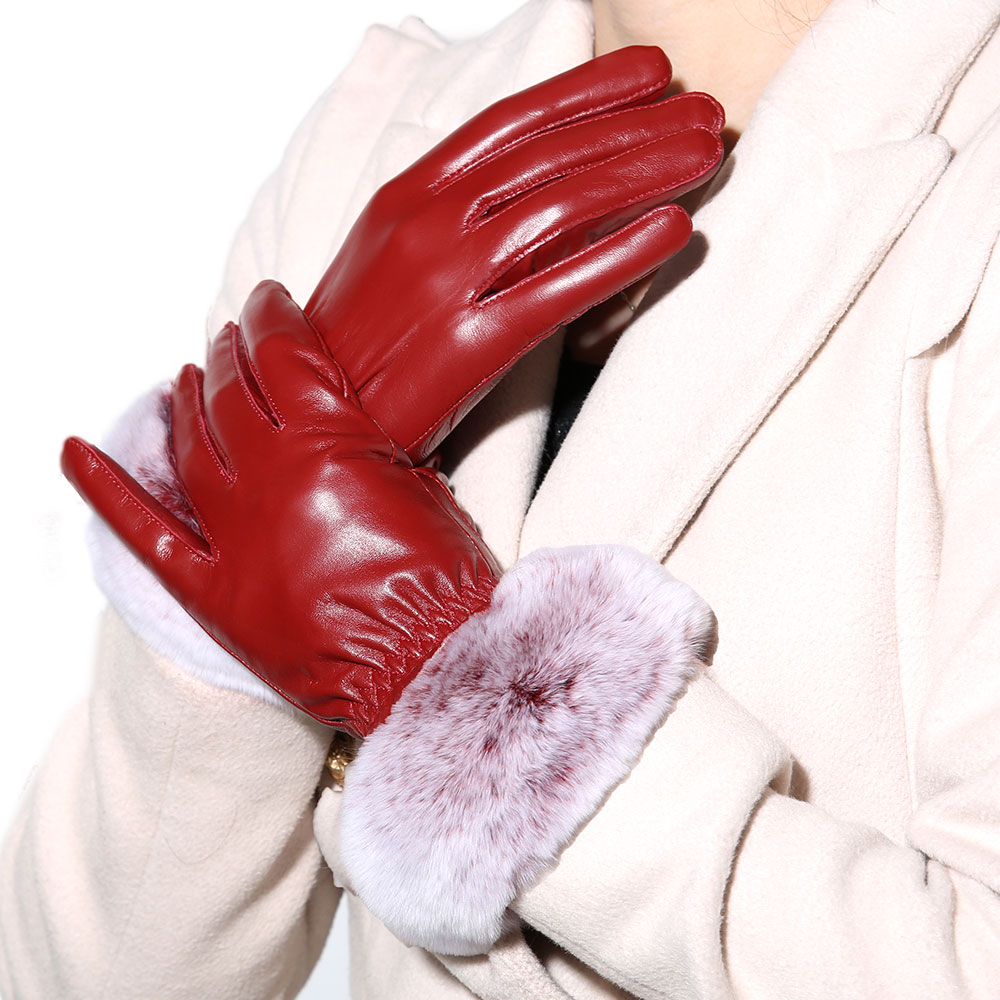 How to Wear Winter Gloves?