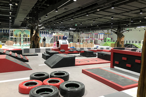 How can trampoline park equipment companies attract the attention of the public