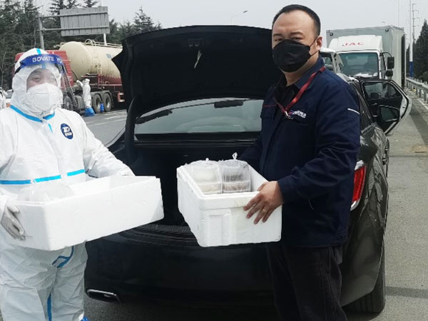 In 2022, ZJ Equipment Service Team gave the medical staff, police and other staff from the Longkou to the Penglai Bull buckle to send a warm lunch