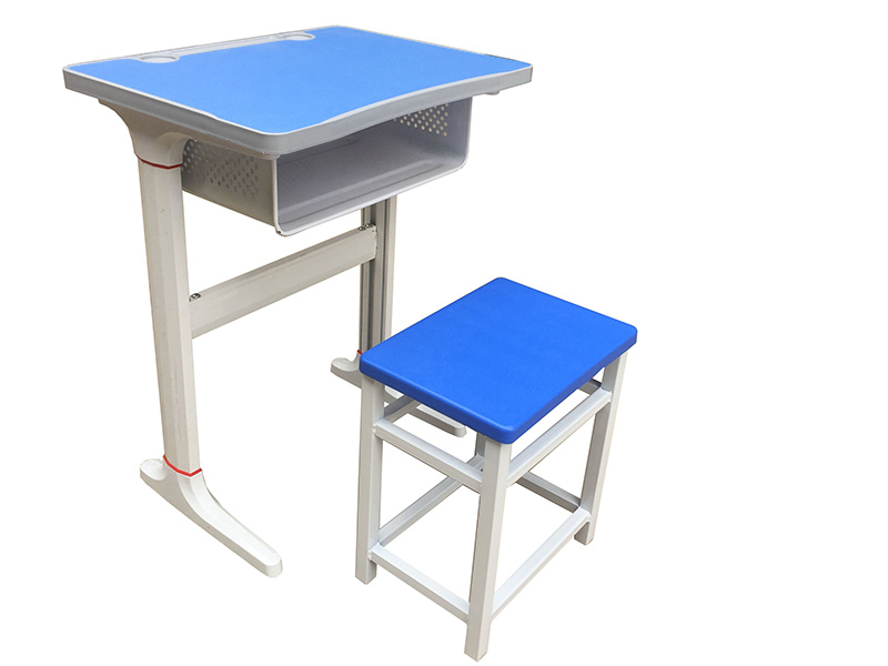 如何选择适合学生的教学设备课桌椅