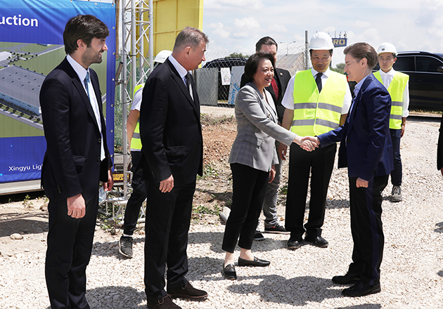 塞尔维亚总理阿娜·布尔纳比奇一行视察星宇股份塞尔维亚项目施工现场