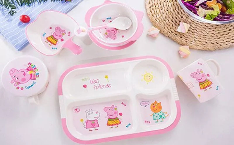 What are the precautions for the use of children's melamine tableware?