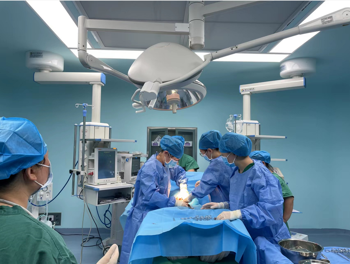 福泉市妇幼保健院成功开展“腹腔镜下子宫肌瘤剔除术”