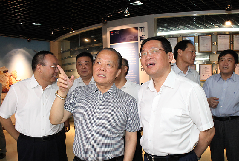中共中央政治局委员、上海市委书记李强，曾于2014年7月视察企业。