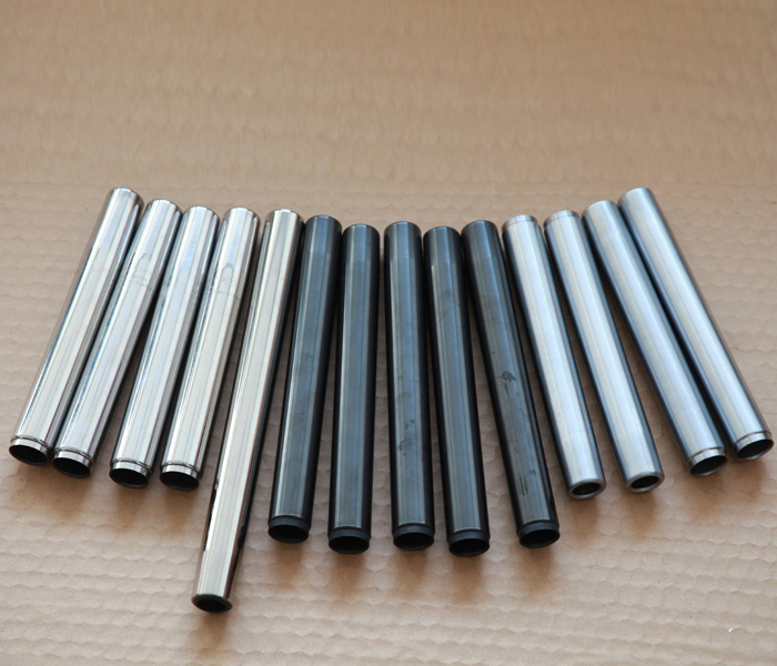 Piston rod for automobile supporting gas spring