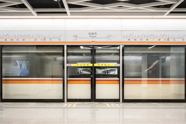 春节期间，郑州中建深铁3号线适时调整运营时间，全力保障乘客出行