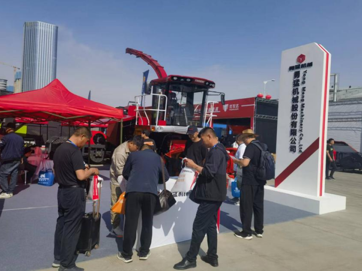 新普京888.3app亮相2023新疆农业机械博览会