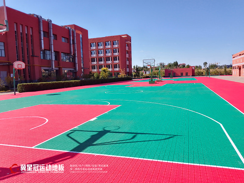 内蒙古乌审旗第二实验小学篮球场