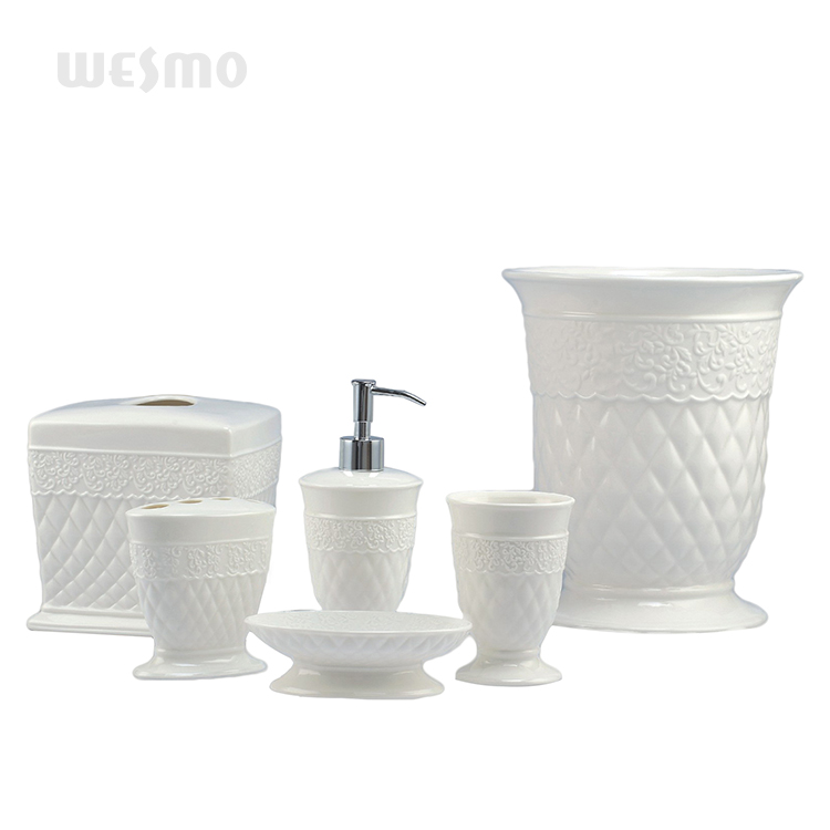 Luxury porcelain carved rhombus bathroom accessories set