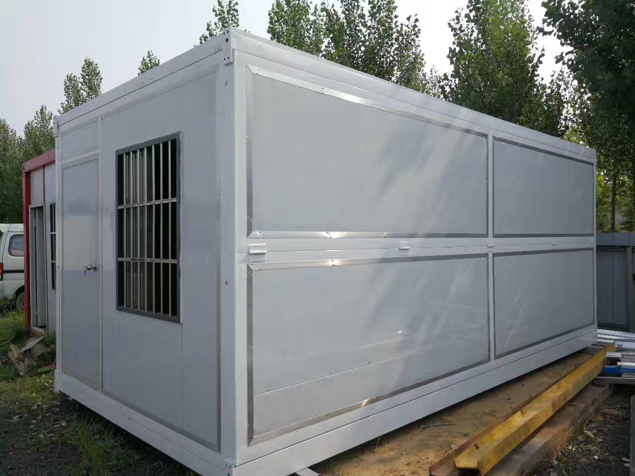 Foldable container house Easy to carry and shipping