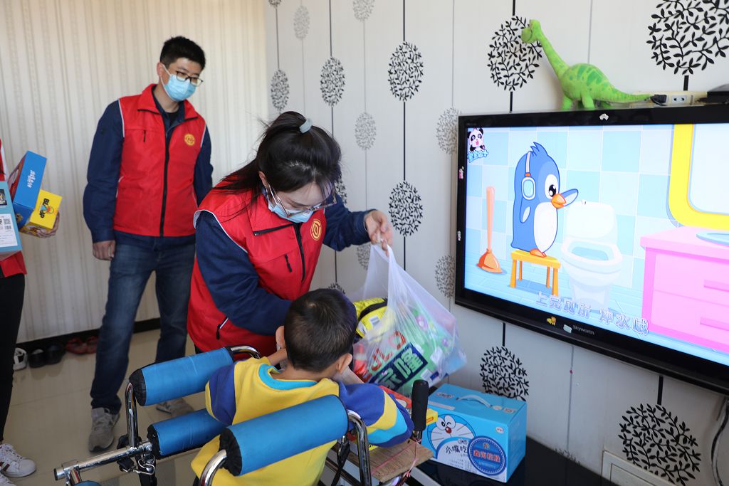 Sunshine Action loving care ‖ national disability day volunteer service of Xinhai chemical group to send warmth