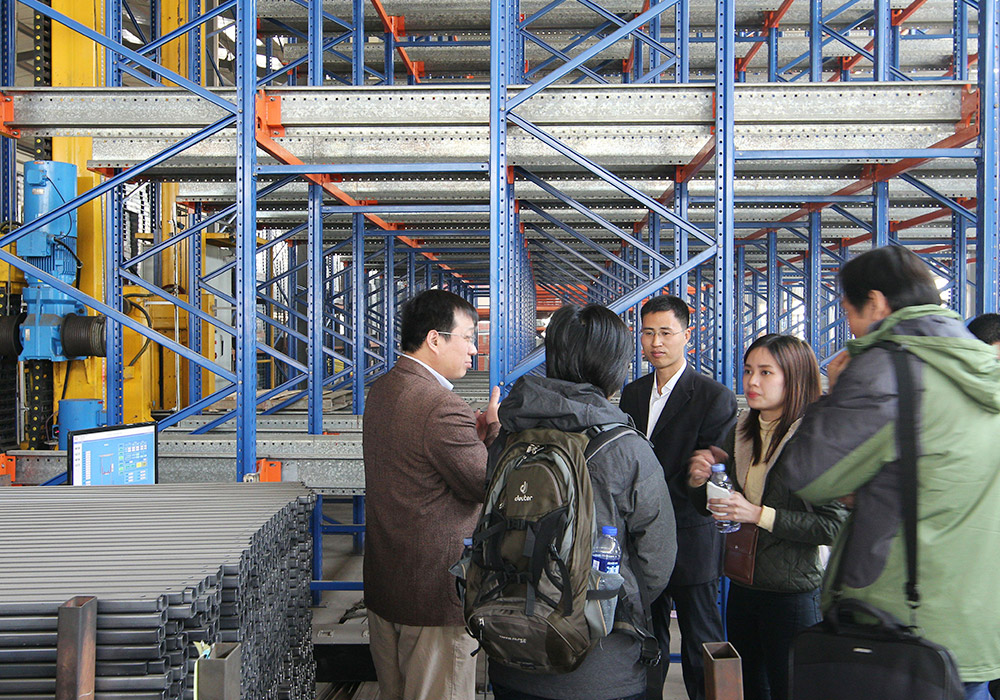 泰国JBJ客户来厂参观调研智能仓储设备工艺